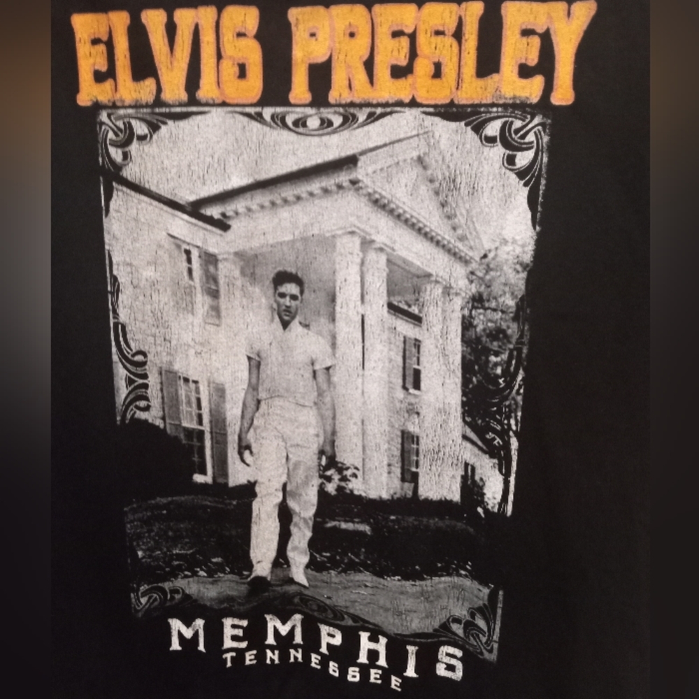 Elvis Tshirt NWT